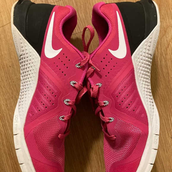 Nike Metcon 2 Flywire Training Sneakers - Pink! - Picture 3 of 7
